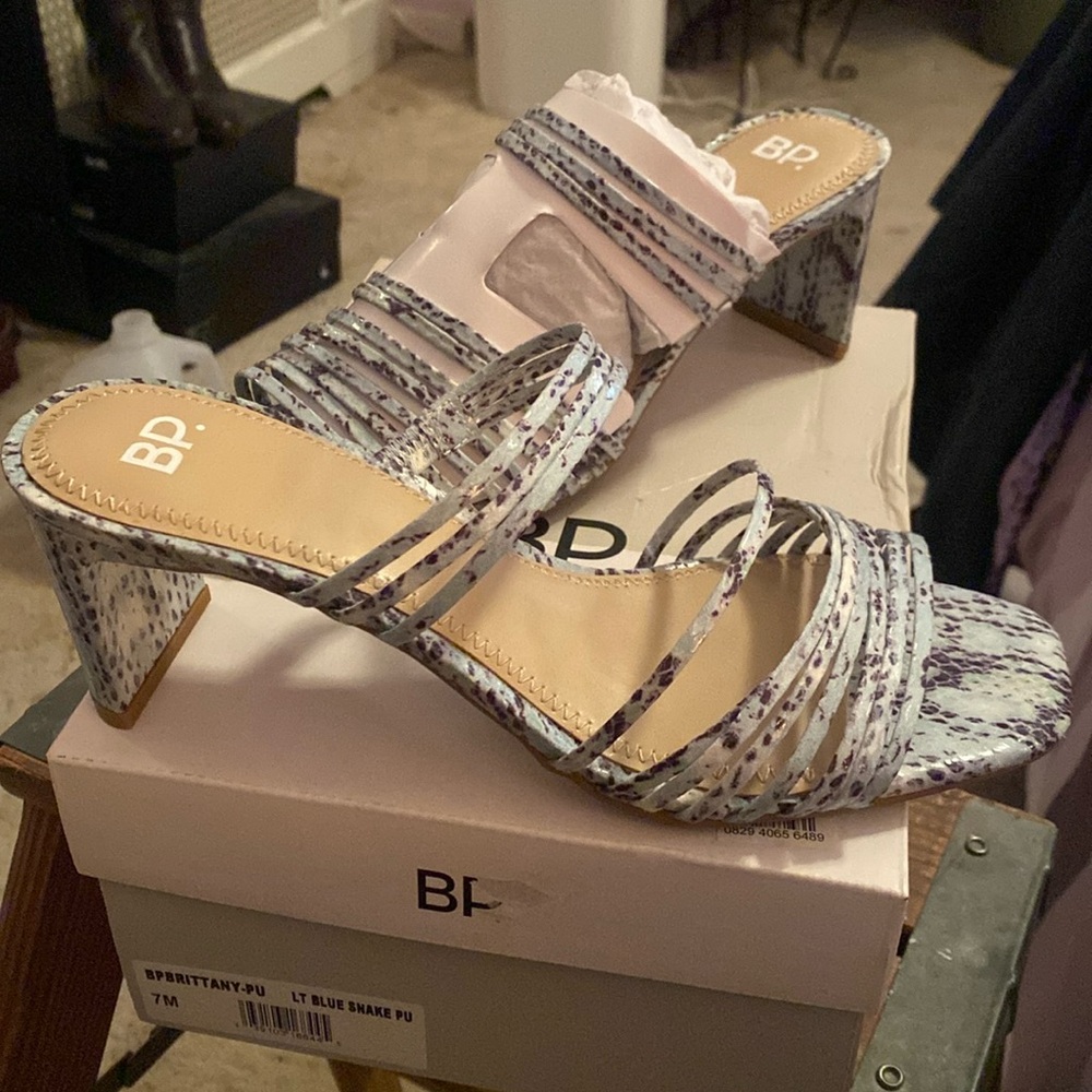 B P SANDAL
